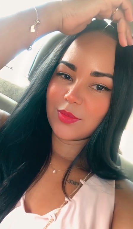 Viviane Rodrigues - Massoterapia e Terapias Tântricas . Massagem