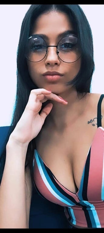 MEL: MASSAGISTA SENSUAL VENHA RELAXAR COMIGO!!