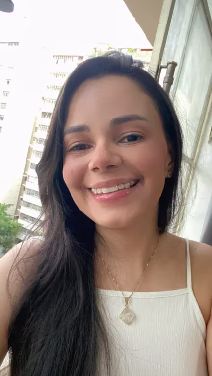 Bruna Especialista em Lingam Massagem