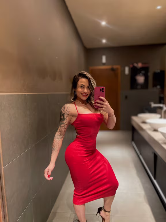 Eduarda | Experiências Nuru e Tântricas Exclusivas