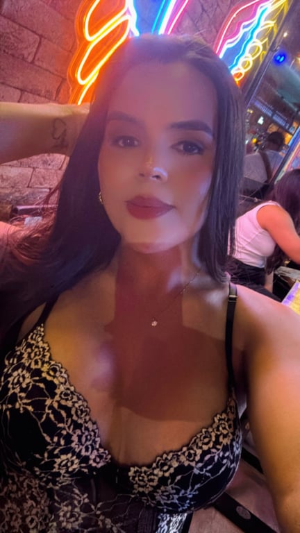 Joy massagista trans, a cura para seu estresse. Massagem tântrica em