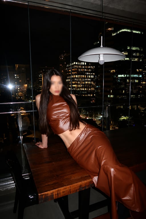 LAURA EXPERIENCE TANTRIC Massagem