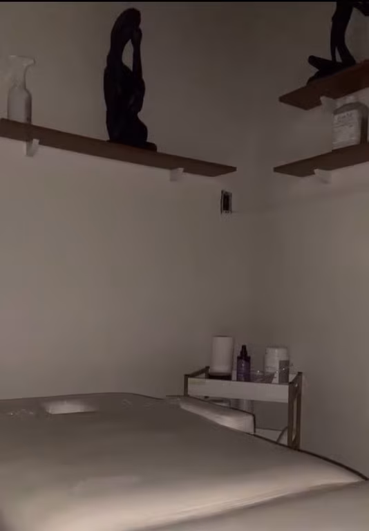 Jade Massagista | Massagem Tântrica & Relaxante Massagem tântrica em