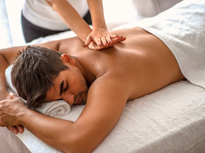 Polyana Massoterapeuta Massagem Tântrica e Relaxante Massagem