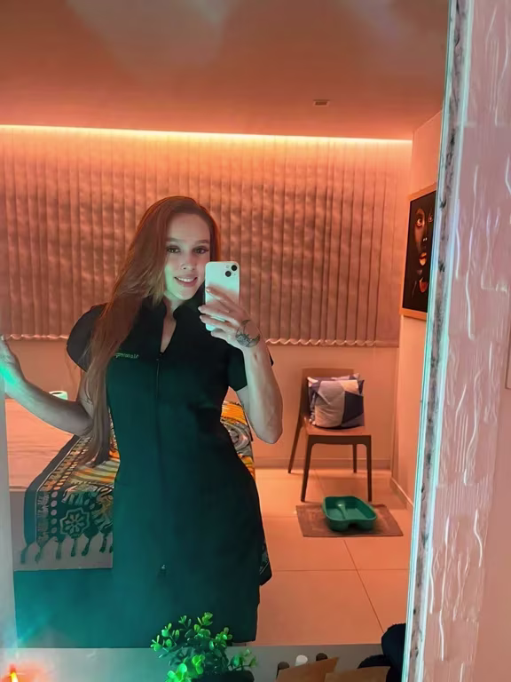 Lara Massoterapeuta * Relaxante / Tântrica/ Nuru/ Vivência Massagem