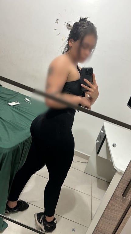 Larissa Massagem nuru em