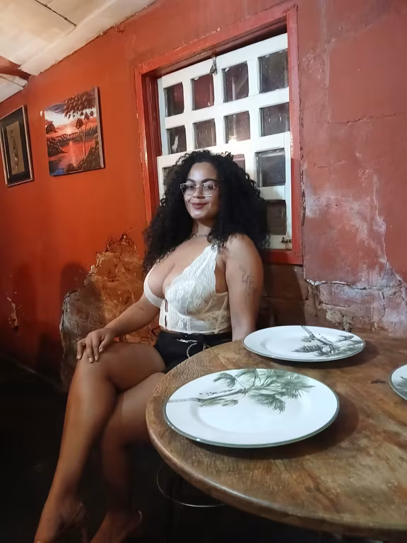 Ariadne Bronx Avaliações no perfil do whatsapp Massagem