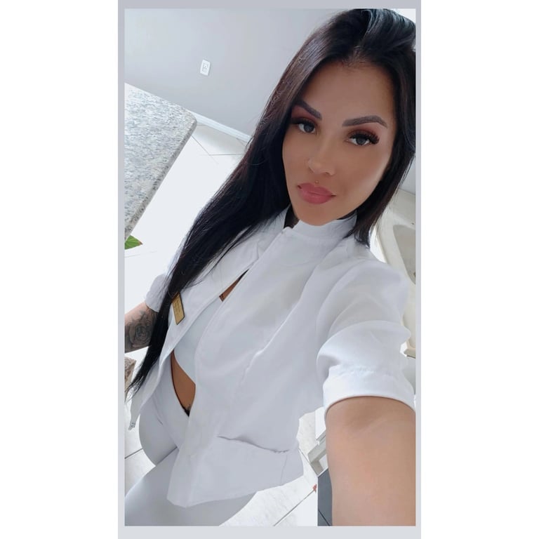 Ana - Massoterapeuta e Terapeuta Tântrica Massagem nuru