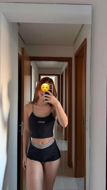 Yara | massagista corpo a corpo Massagista em