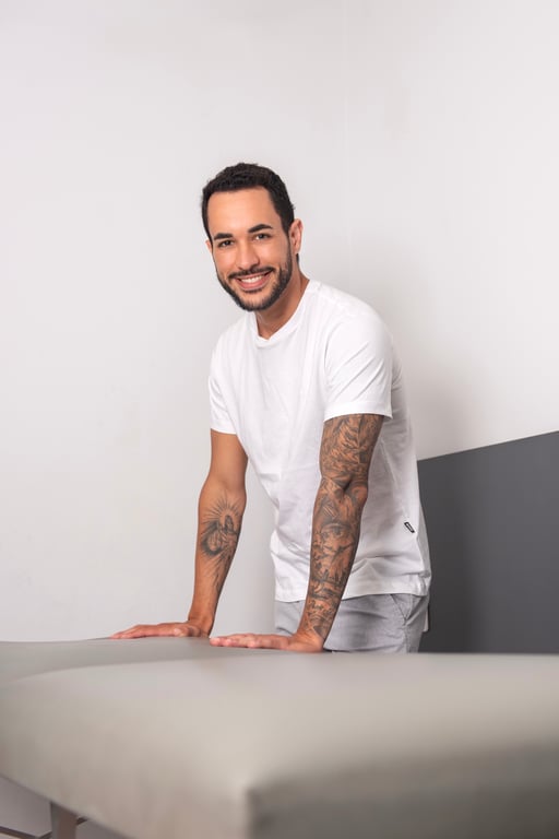 Rhavi Terapeuta - Tântrico e Corporal.