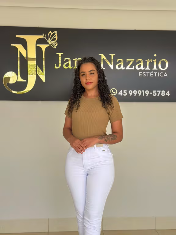 Franciele \ Massagem Tântrica Nuru Massagista em