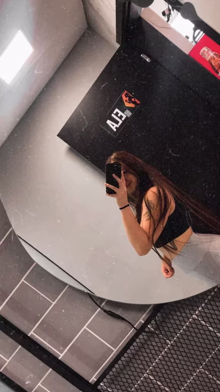 Jhulia Terapeuta Corporal | Massagens Sensual de Luxo Massagem