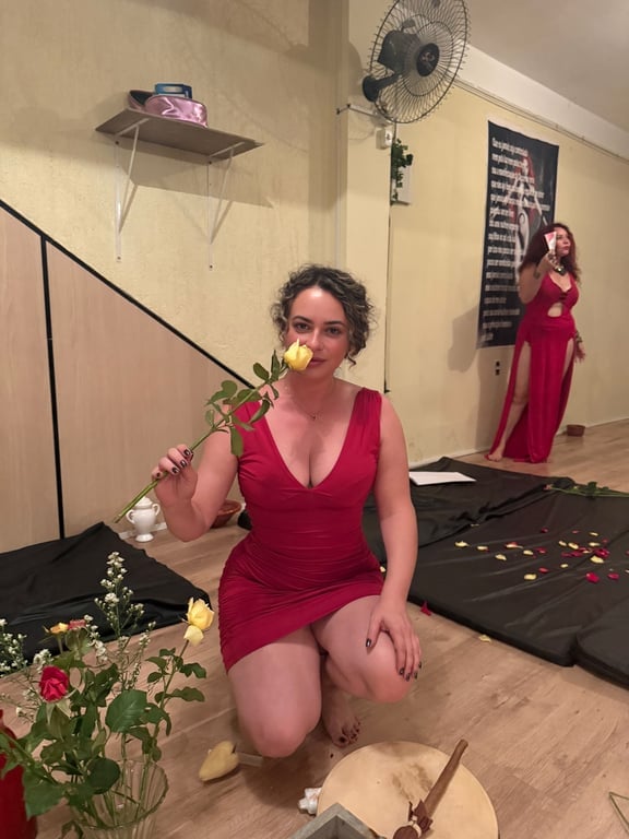 Moni Massoterapeuta | Massagens Neotântrica e Nuru Massagem sensual em