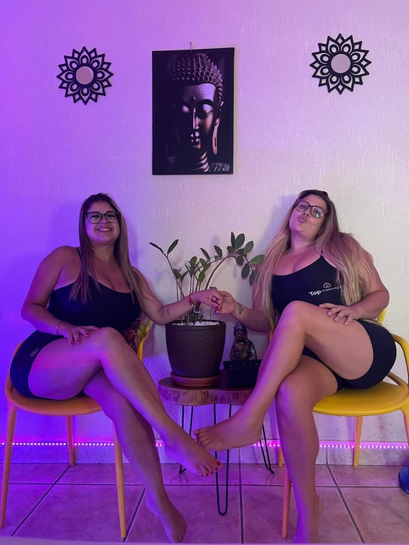 JAKI em 4 mãos com a minha irmã! Esse mês 50 % off na sessão Massagista