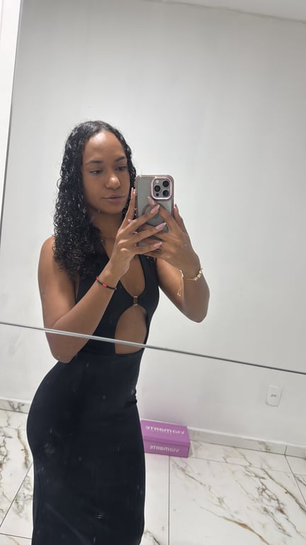 Agatha Santos – Jovem, Atenciosa e com Local Privativo Massagem tântrica em