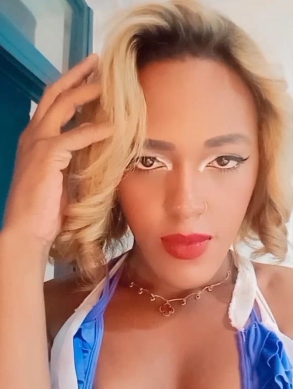 Yennifer Borges transexy com massagens eróticas Massagem sensual