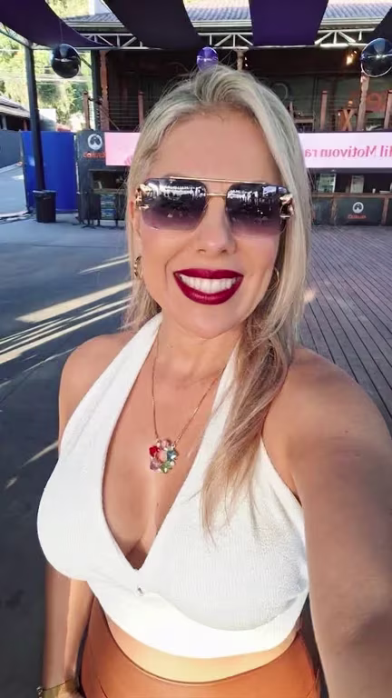 Jaky mineirinha viva essa incrível experiência Massagem nuru