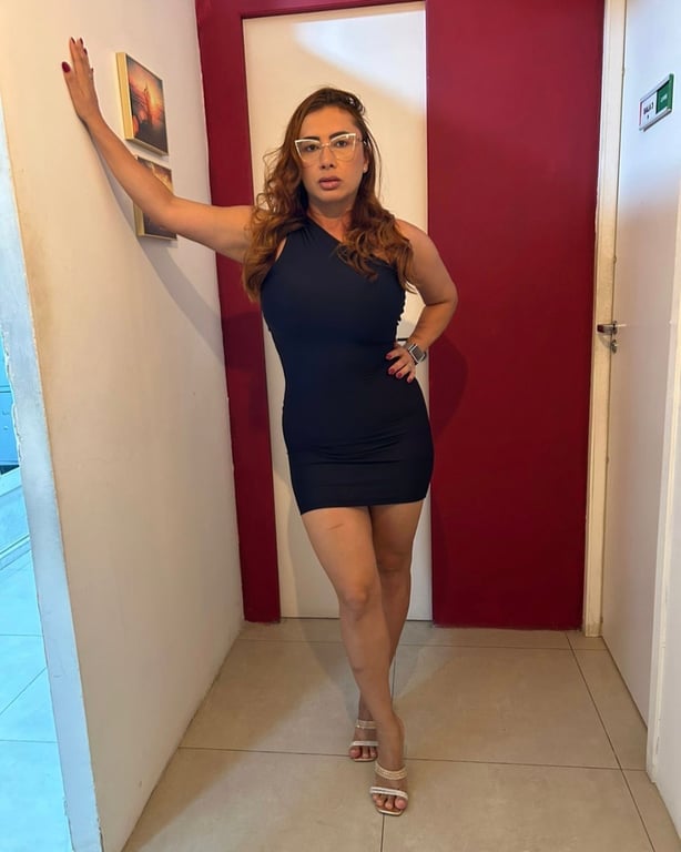 Julia Massagem tântrica em