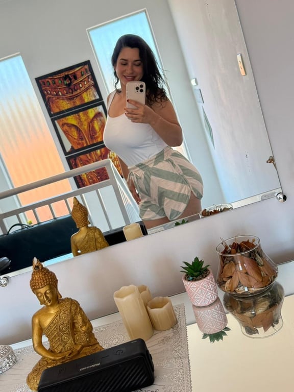 Layla Massoterapeuta - Massagem Neotântrica e Nuru