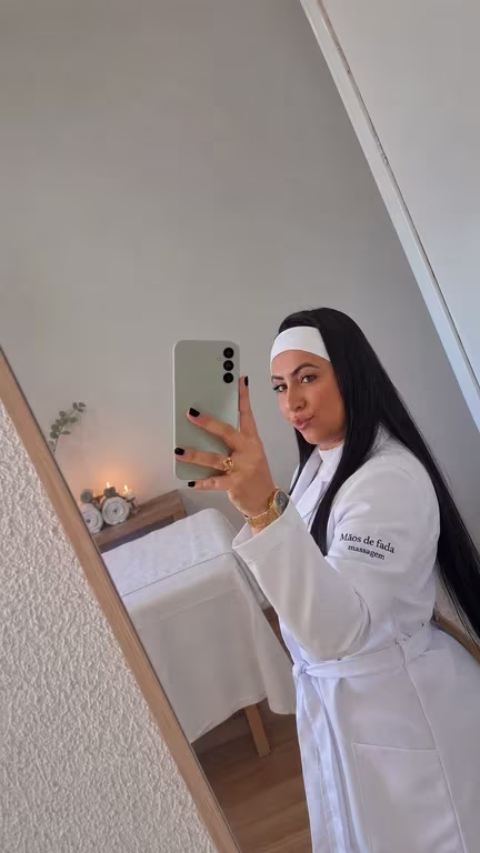 Jenifer Cardoso * atendimentos voltados ao relaxamento e bem estar Massagem em