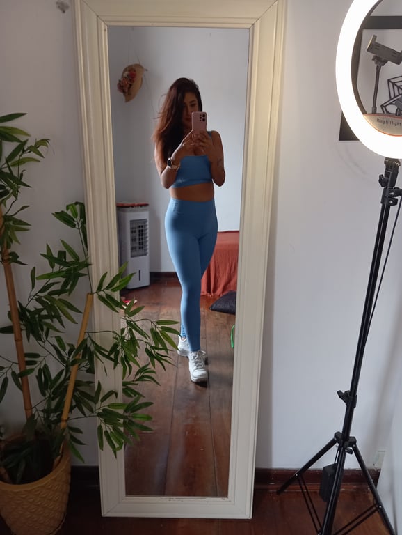 Rebecca - técnica suave e cuidadosa com local próprio 