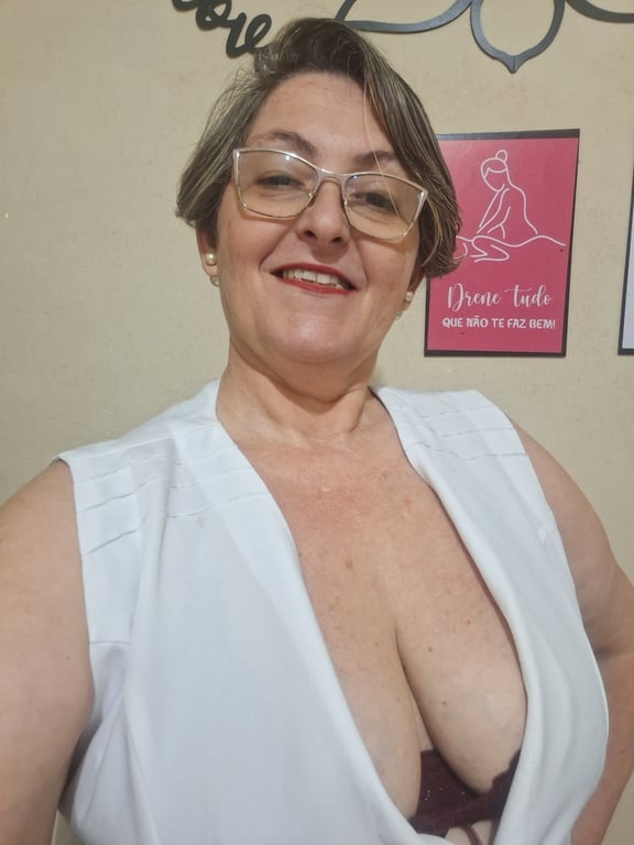 Paty Terapeuta há 26 anos especialista no Tantra e Nuru Vivência Mútua