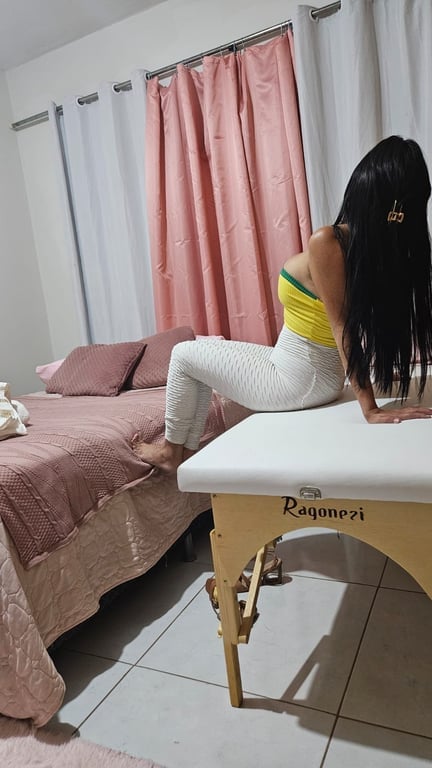 Luh massagem dedicado ao seu relaxamento, prazer e autocuidado Massagem sensual