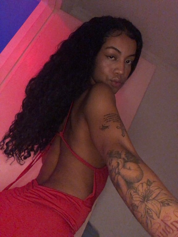 Maya Trans, venha relaxar pelo poder das minhas mãos ! Massagem tântrica em