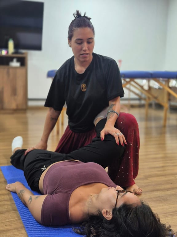Atamares Terapeuta: PROFISSIONAL, INSTRUTORA TÂNTRICA E TAILANDESA. Massagem nuru