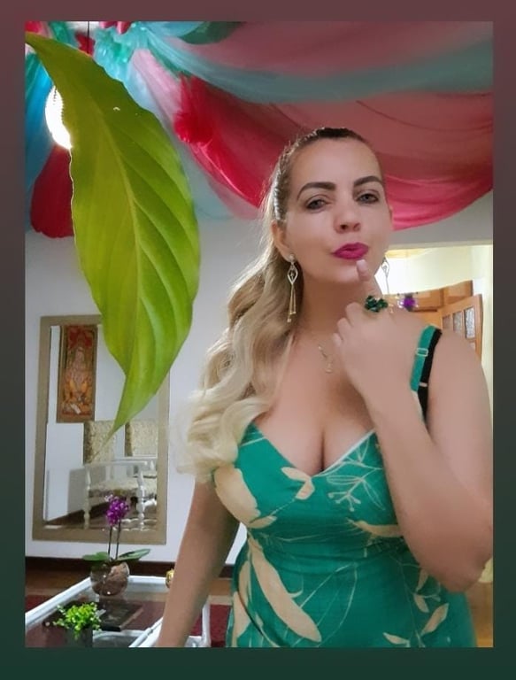 Nandini, Massagem tântrica, nuru, Depilação, limpeza de pele 