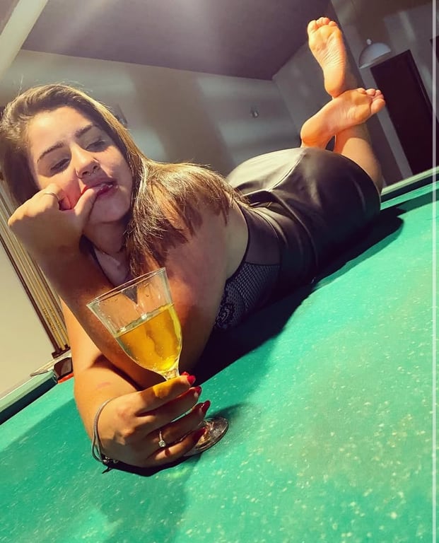 Ana Massoterapeuta Profissional - Massagem Relaxante, Nuru e Sensual 