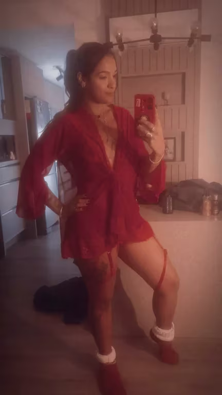 Carol Urbanetto Minhas mãos de (SA) fada vão te aquecer e enlouquecer Massagem tântrica