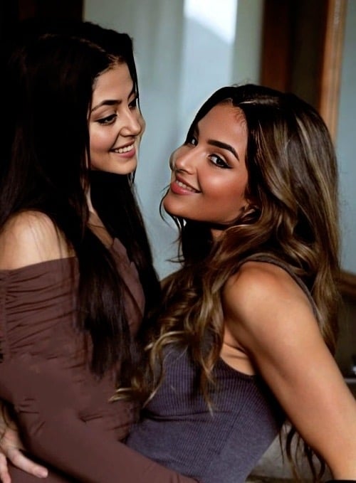 Dupla Exclusiva – Experiência Intensa com Duas Gatas.