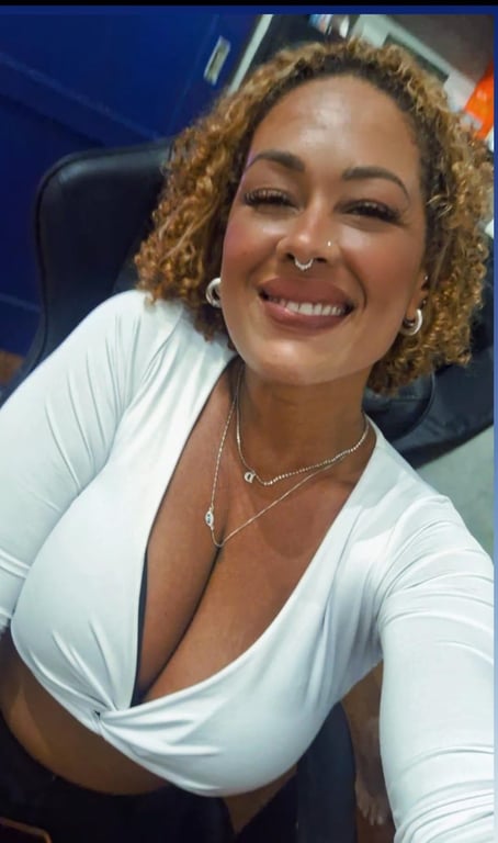 Terapeuta Tais, vivência corporal com total entrega. Massagem sensual Terapeuta Tais, vivência corporal com total entrega. Massagem sensual