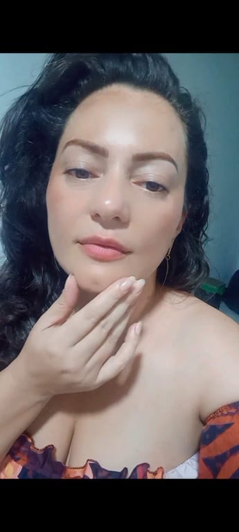 Conexão real e toque acolhedor. Nuru + Lingam conduzidos com doçura, 