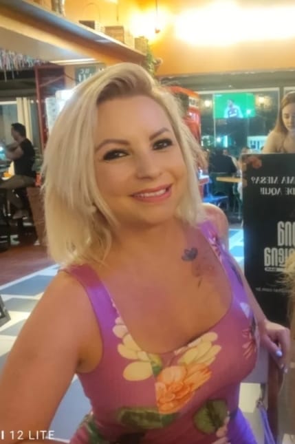 Janaína – Seu Momento de Bem-Estar com toques na medida certa. 