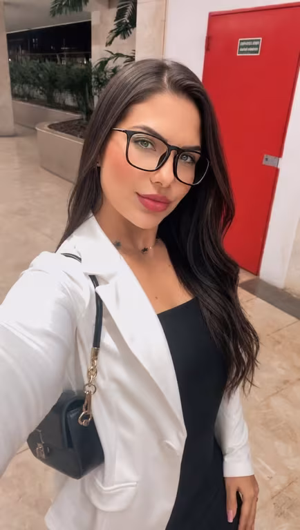 Massoterapeuta Safira vendendo saúde através da massagem. Massagem em