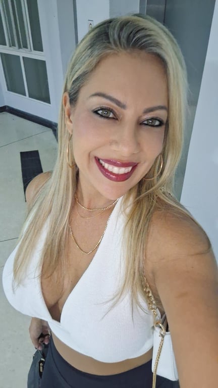 Jaky Mineirinha caliente 