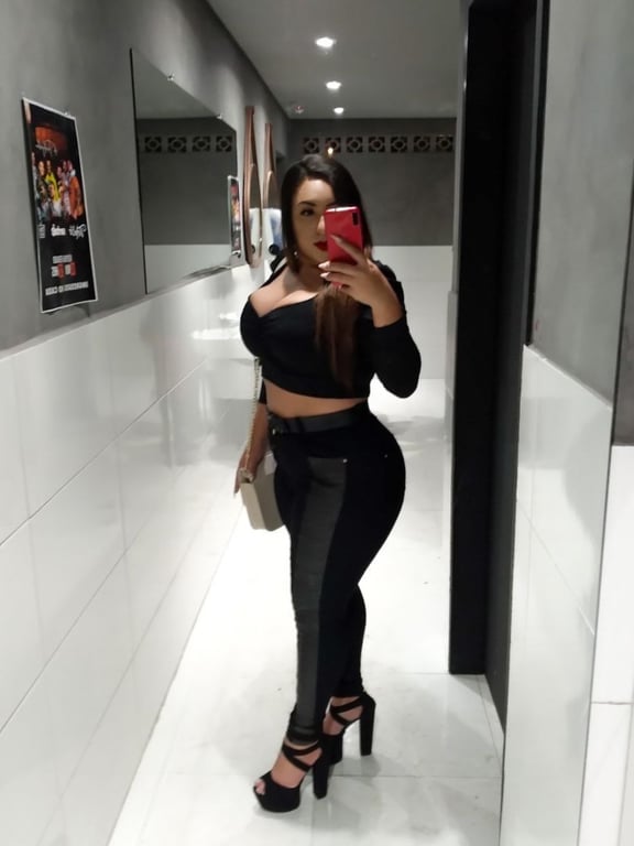 Laura Mattos, sensual, completa e feita para você! 