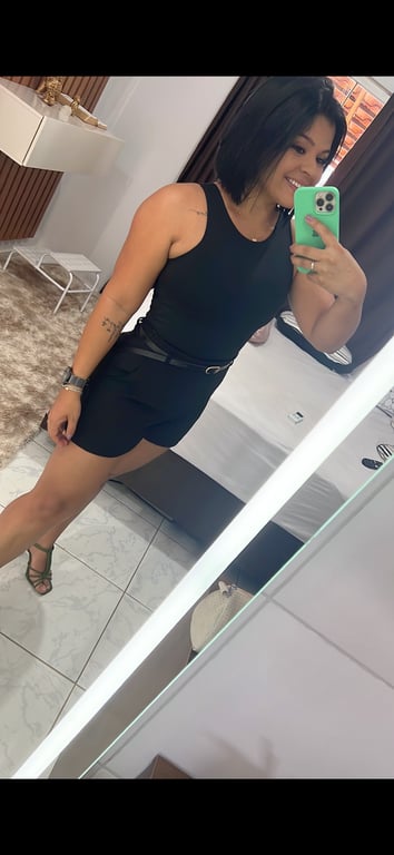 Laura – Atendimento Sensorial Exclusivo ALTO PADRÃO Massagem
