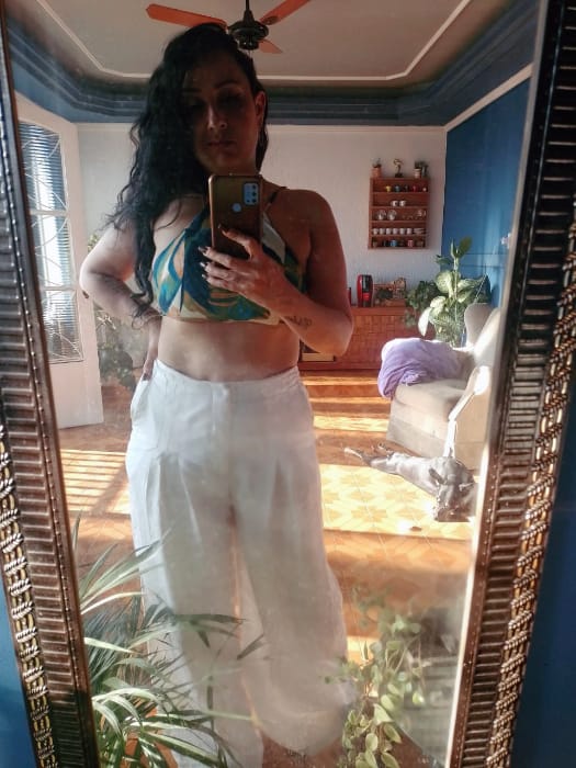 Jasmin, mãos de fada ,entre o toque e o desejo o tempo para.