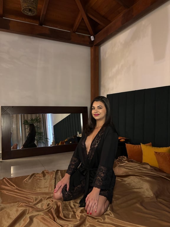 Lari - Massagem Tântrica e Vivência Nuru e Spa 