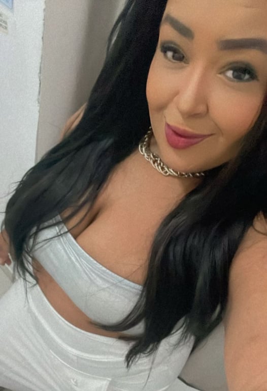 Nicolly ,massagens com penetração 