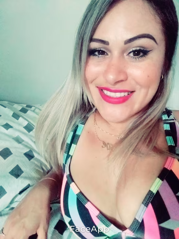 Carol | Massagista Especializada em Relaxamento e Bem Estar Massagem em