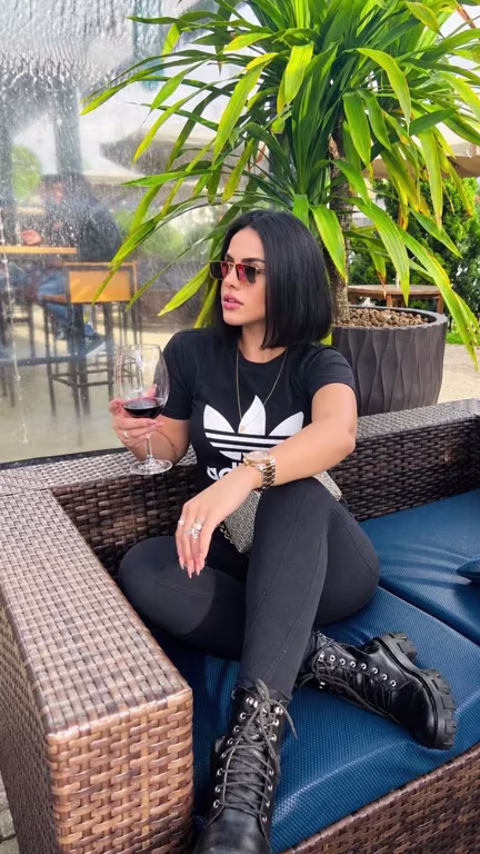 .Karla massoterapeuta,especializada em Nuru e tântrica Massagem em