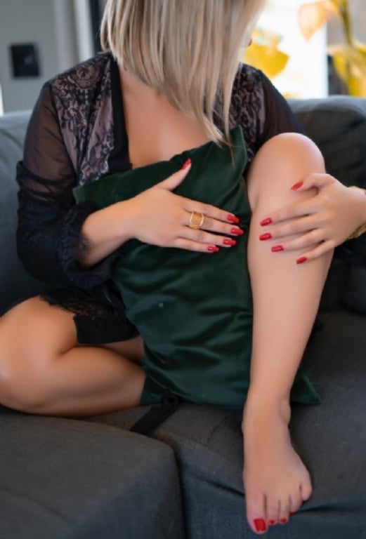 MASSAGEM LIBERAL/ SPEAK ENGLISH HABLO ESPAÑOL Massagem