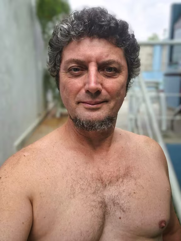 IVAN PREM AMAN MASSAGEM PARA MULHERES E HOMENS (CISGÊNERO E TRANS) Massagem