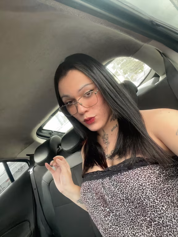 Thallia Angel (menina trans) Massagem em