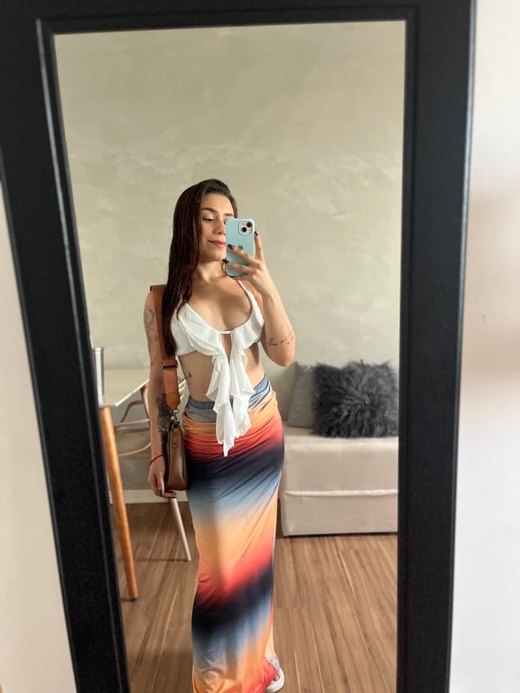 Clara — Massagem Relaxante com Toque Delicado, Presença e Bem Estar Massagista em