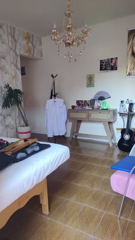 Júlia Massoterapeuta — Um Espaço de Conforto, Cuidado e Experiências Massagem sensual em